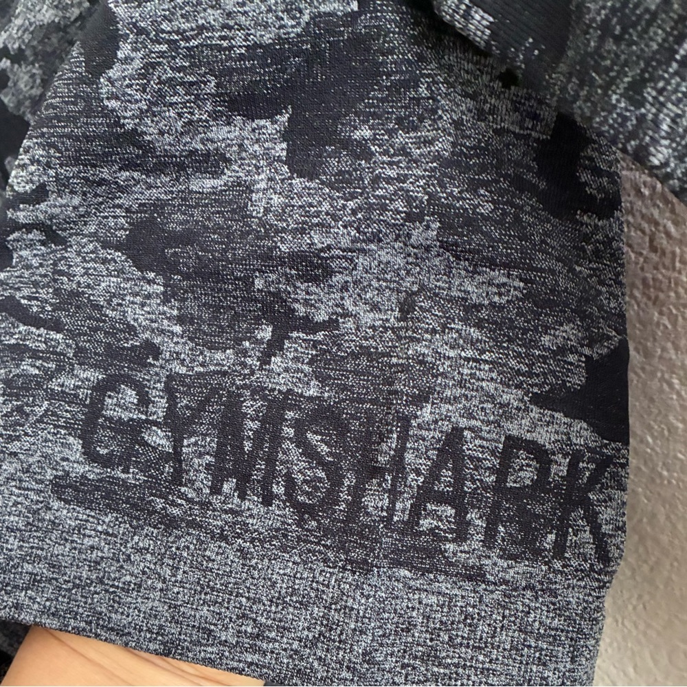 Gymshark Women's Adapt Black Camo Seamless Long Sleeve Crop Top M - Picture 13 of 16
